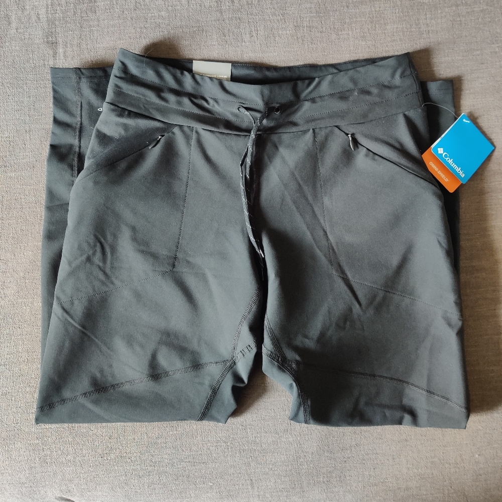 NWT Black Columbia joggers